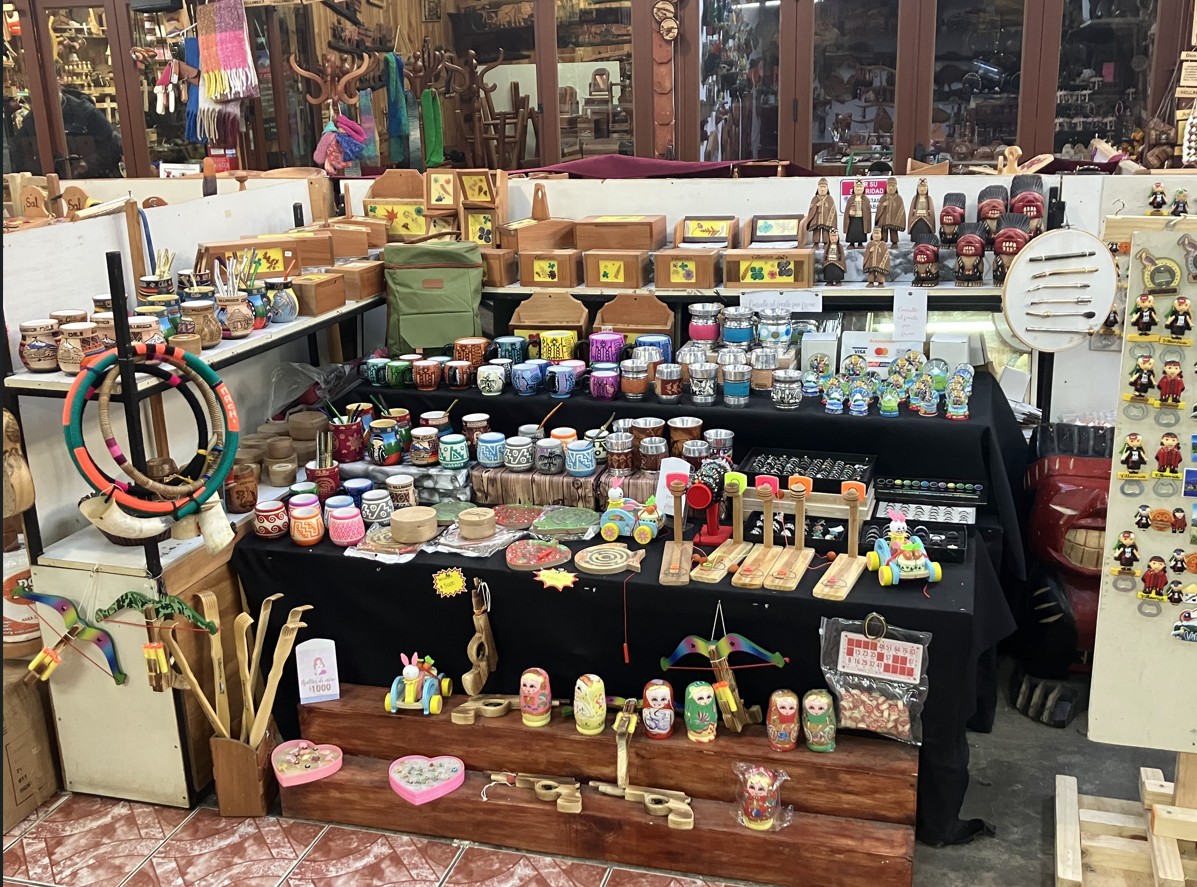 Souvenirs y artesanías disponibles en Artesanías Montero