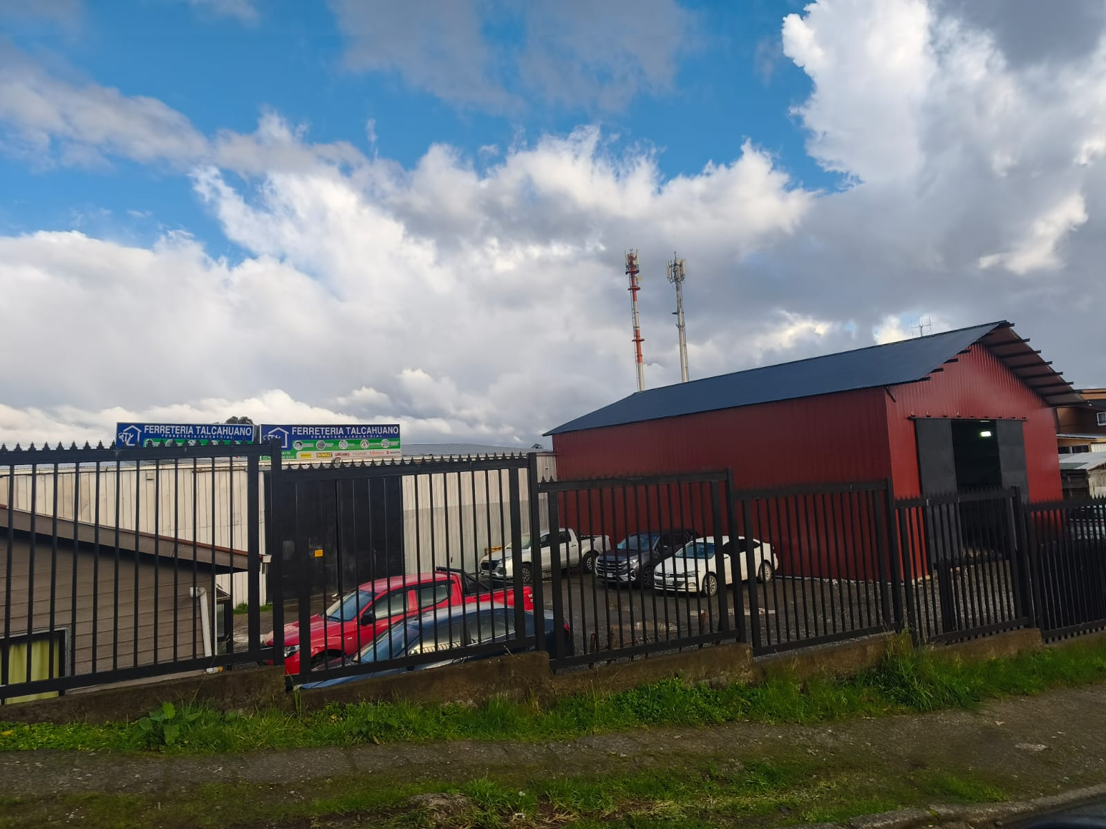 Bodega de Ferretería Talcahuano en Puerto Montt