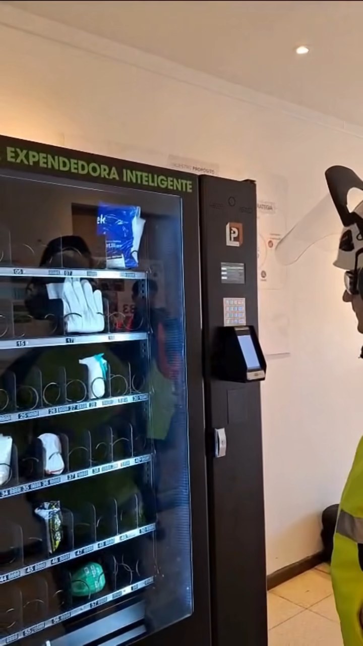 Máquina expendedora de EPP de Isoprevent en CMPC Pulp