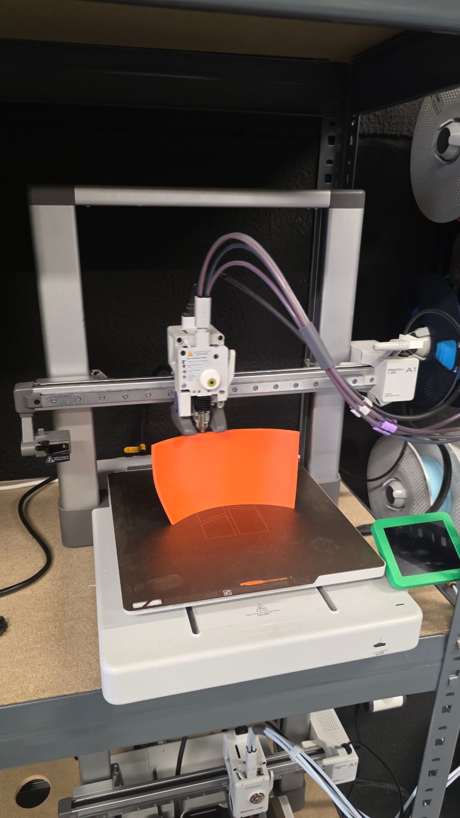 Impressora 3D Bambu Lab A1 a imprimir na Kriativu3D
