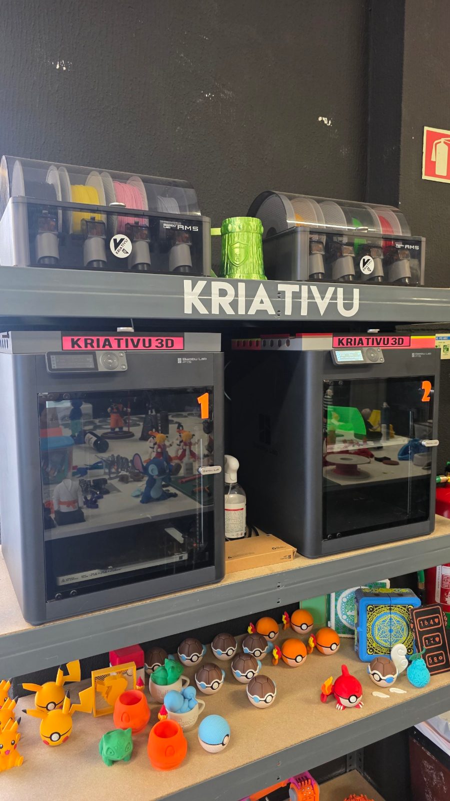 Impressoras Bambu Lab P1S com AMS em funcionamento na loja Kriativu3D no Barreiro