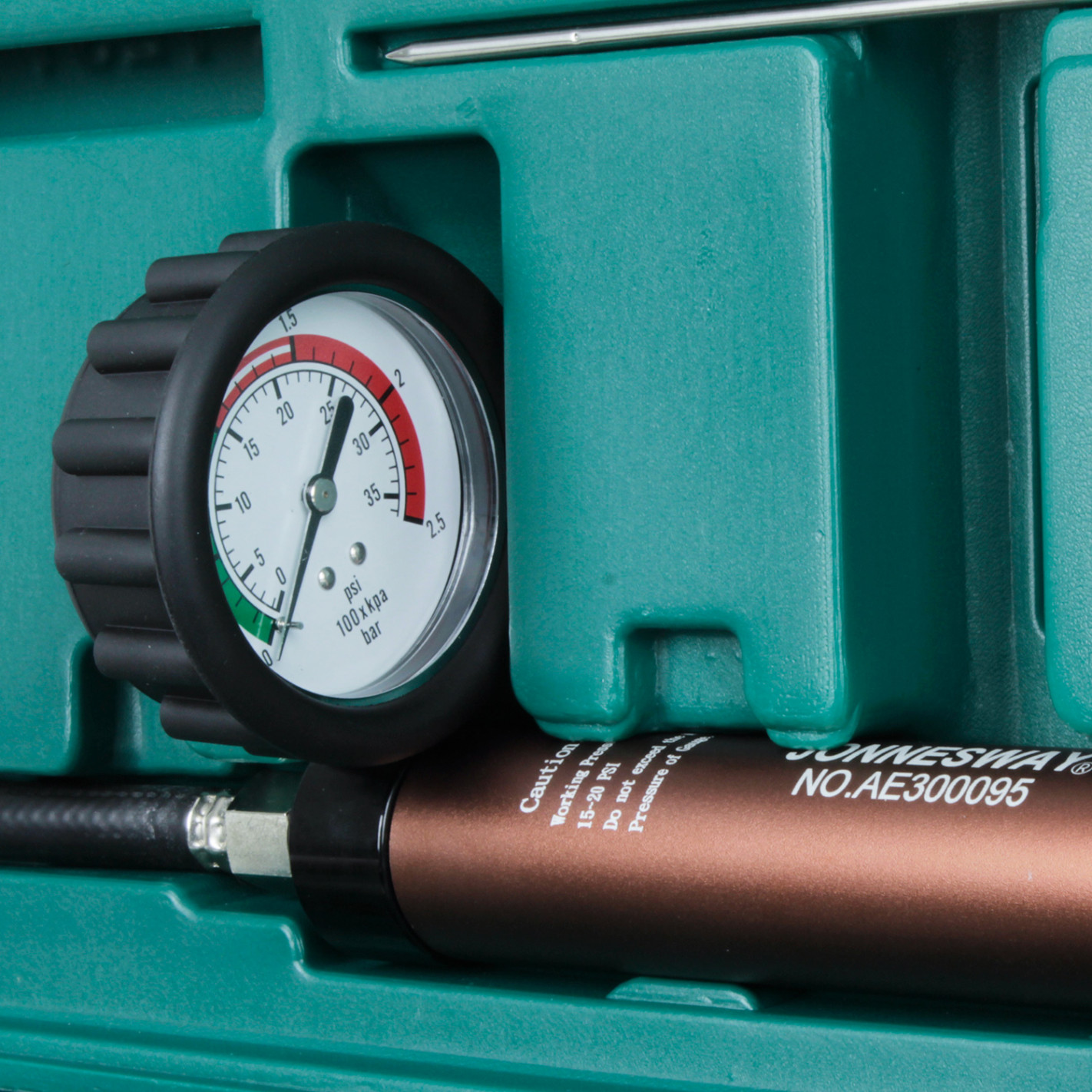 Tester fuga presion de radiador AE300095 Jonnesway 7
