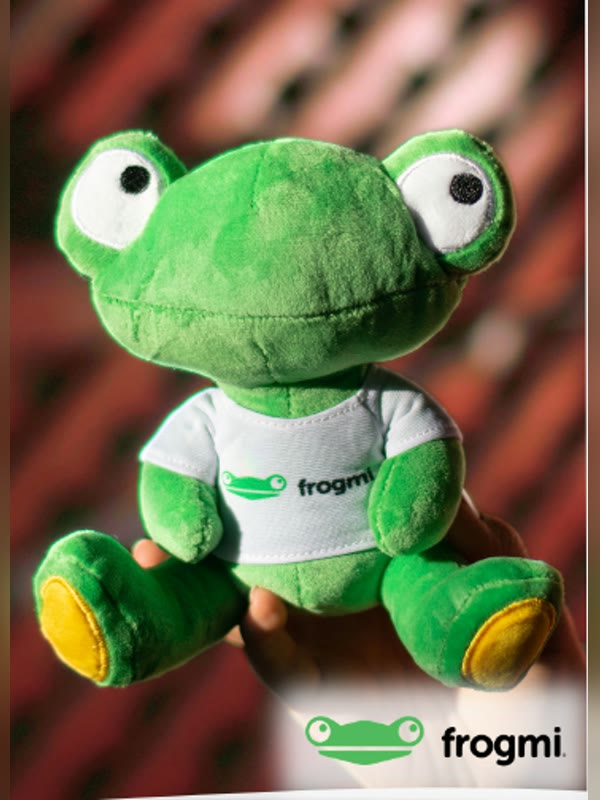 Peluche corporativo personalizado de Frogmi ya producido