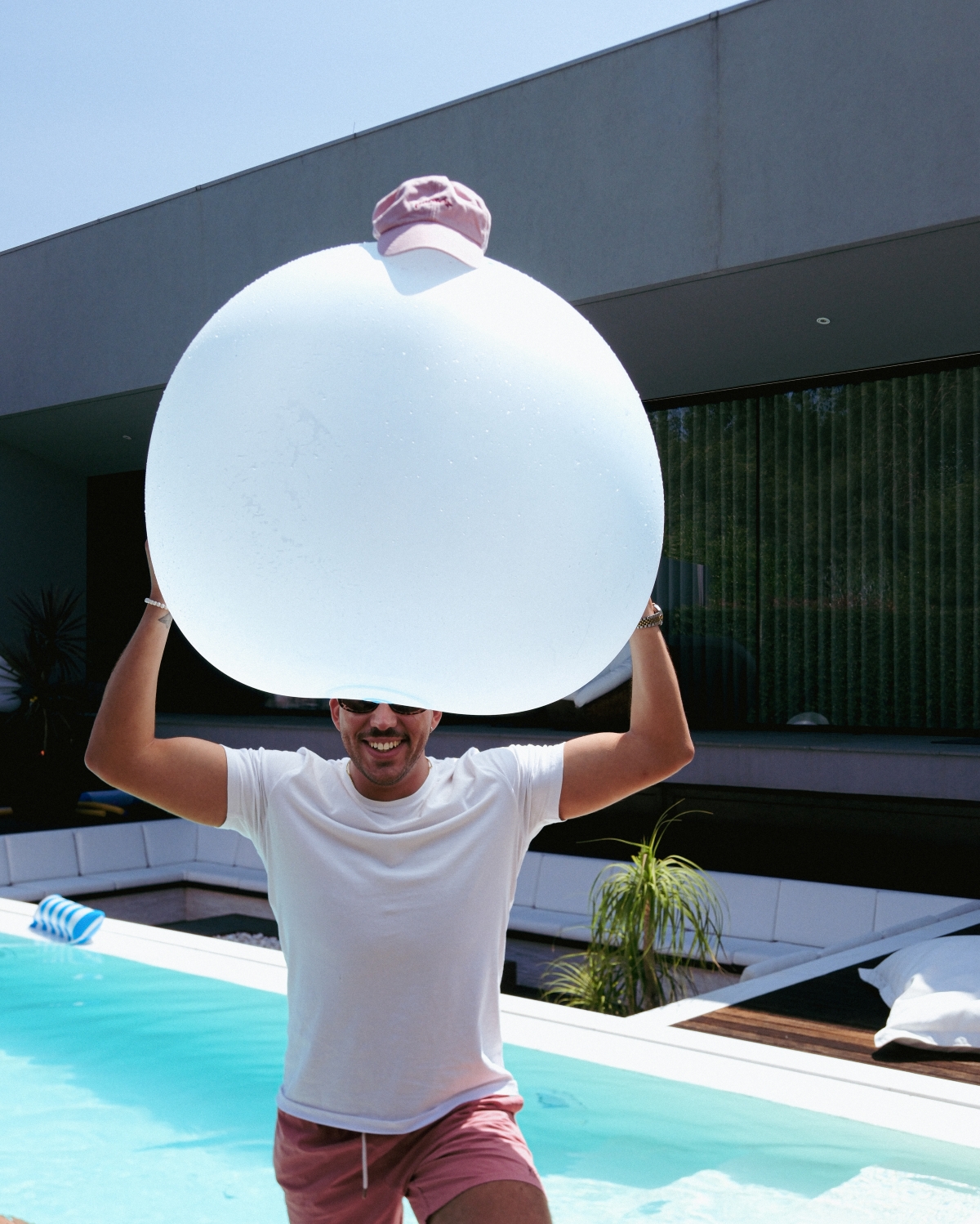 baloon_hat