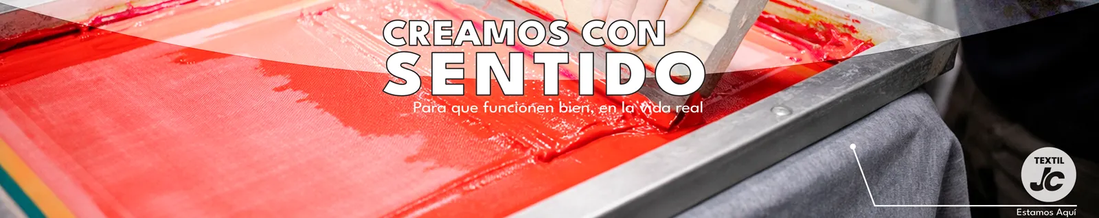 Proceso de serigrafía en poleras Textil JC diseñadas con sentido para funcionar bien en la vida real.