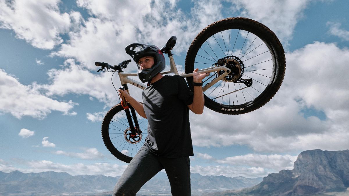 Garmin fēnix 9 47 mm en ciclismo de montaña